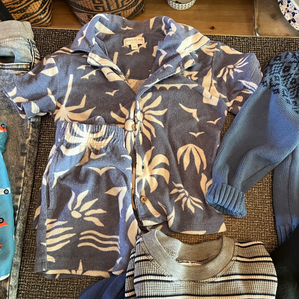 Assorted Boys 4T bundle - Picture 4 of 6